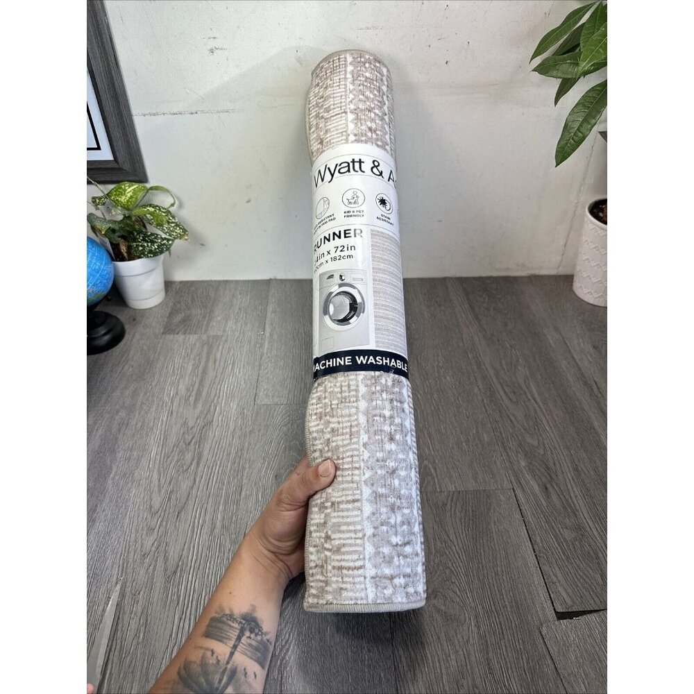 Wyatt & Ash Machine Washable Runner Size 24in x 72in (60cm x182cm)